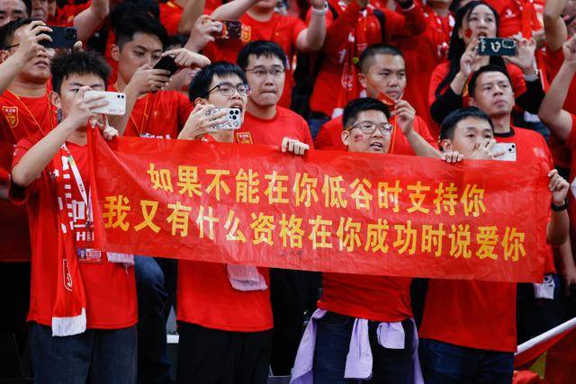 英超-加克波破门萨拉赫制胜 利物浦2-1布莱顿